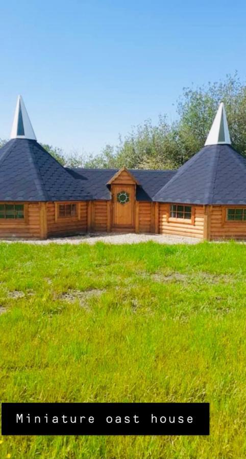 Miniature Oast House Hotel Ash  Buitenkant foto